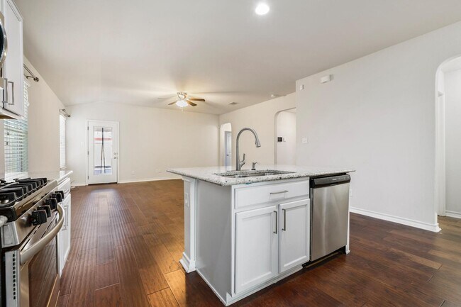 Building Photo - 13026 Maestro Spark