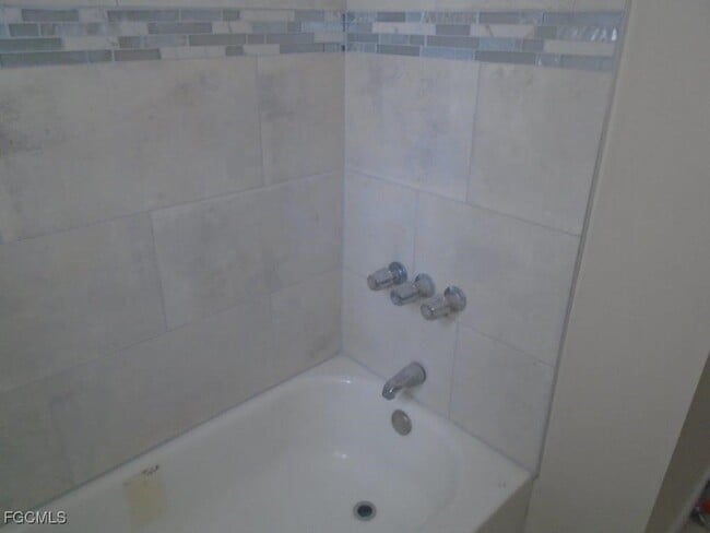 Building Photo - 11411 Linda Loma Dr