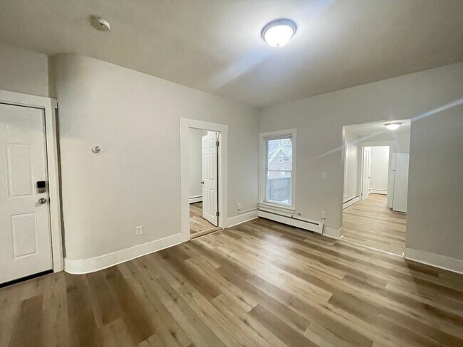 Building Photo - 51 Pennacook St