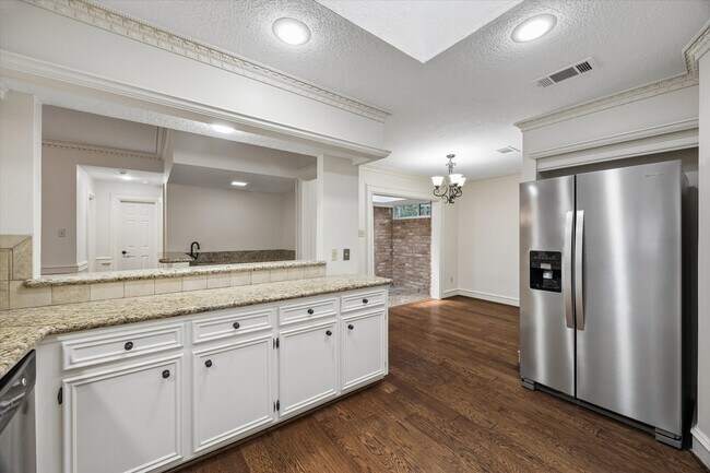 Building Photo - 6511 Pauma Dr