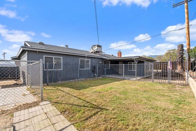 Building Photo - MOVE -IN READY! | Renovated | RV Parking | Pet Friendly | Highland, CA