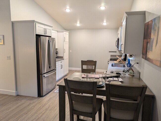 Kitchen and Dining Area - 8246 Rovenna St