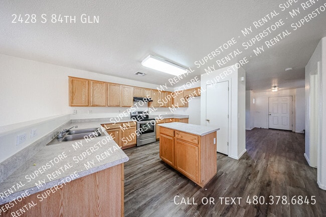 Building Photo - 2428 S 84th Gln