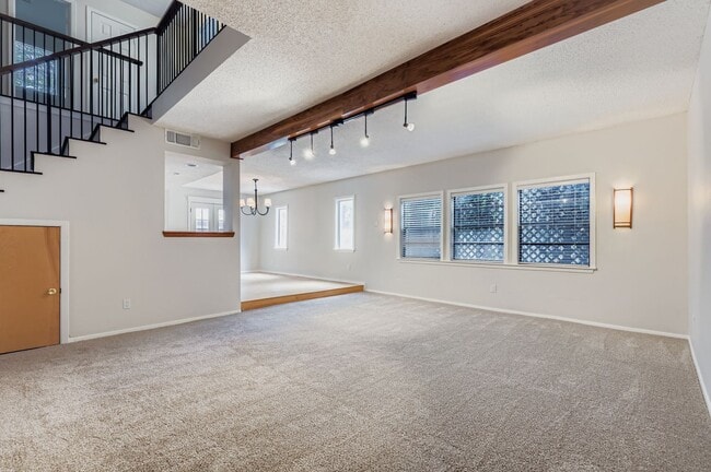 Building Photo - 8600 Tallwood Dr