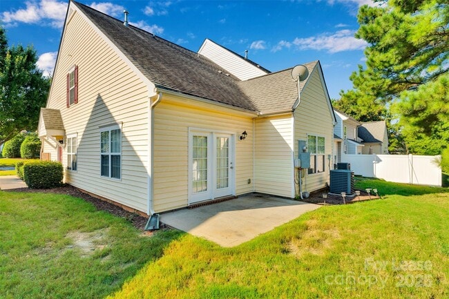 Building Photo - 2290 Hanover Drive