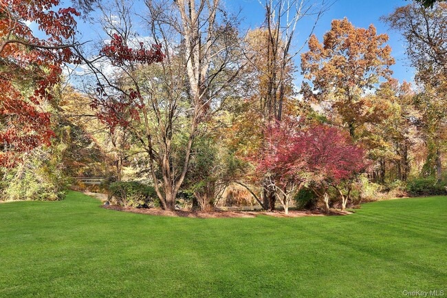 Building Photo - 32 School St