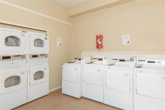 Building Photo - 8110 Creekbend Dr