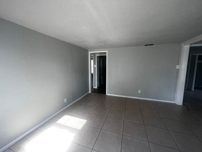 Building Photo - 4319 Carroll Ln