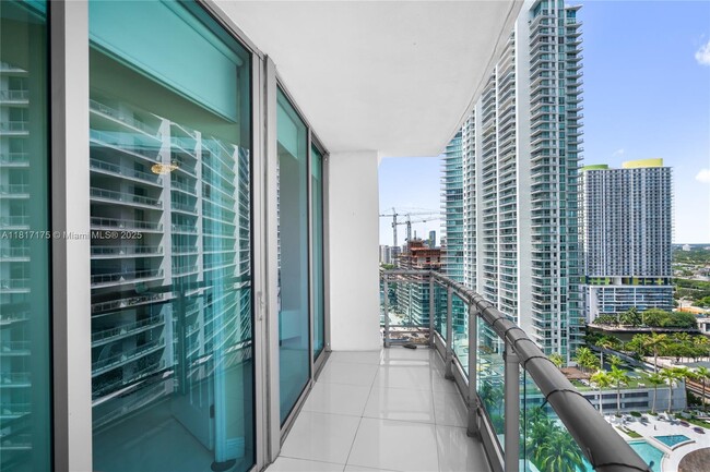 Building Photo - 350 S Miami Ave