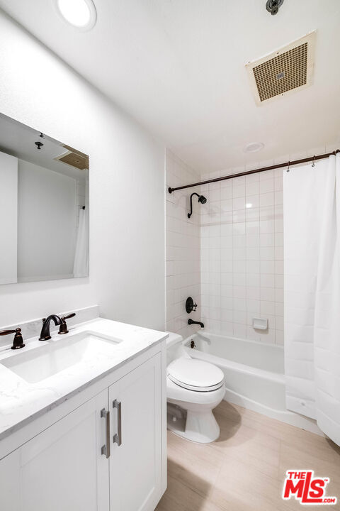 Building Photo - 2132 Century Park Ln