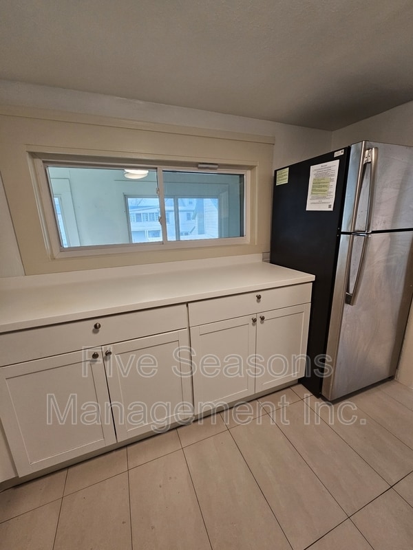 Building Photo - 32 Intervale Ave