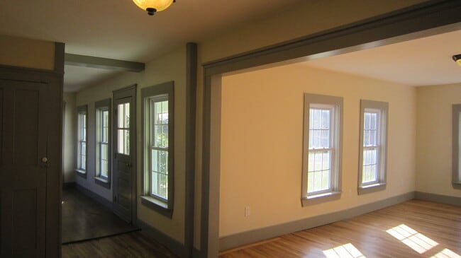 Building Photo - 403 Stebbins Rd