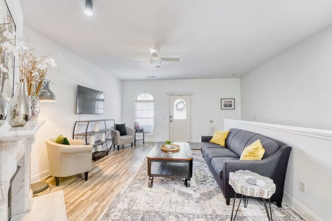 Building Photo - 1515 NW Bell Royal Ct