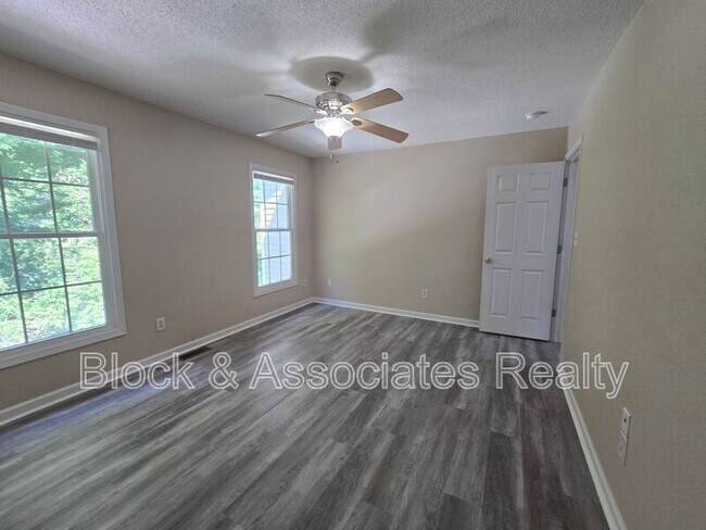 Building Photo - 108 Maple Grove Ct