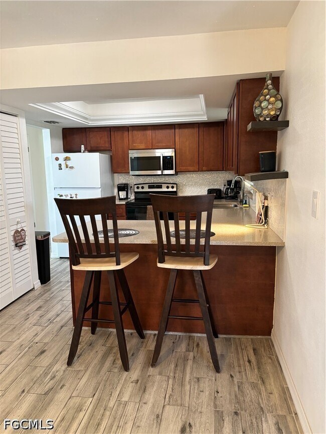 Building Photo - 879 Lake McGregor Dr