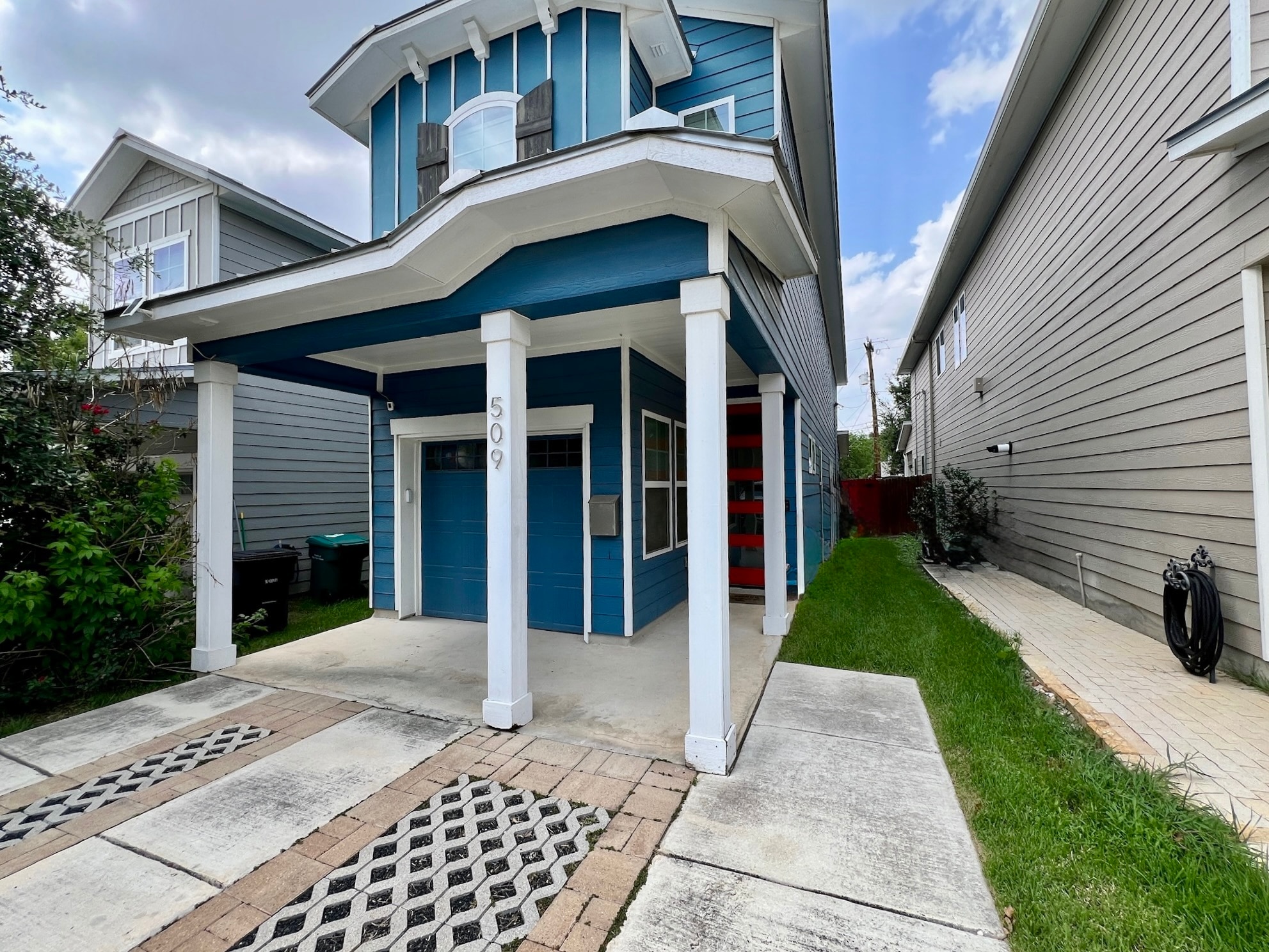 Building Photo - 509 Elmhurst Ave