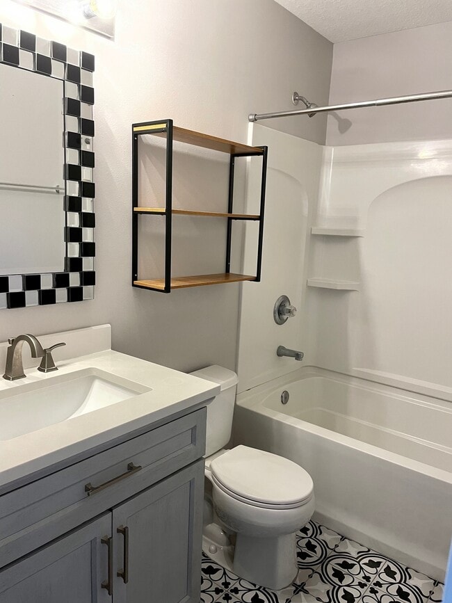 Building Photo - 300 Volterra Plz