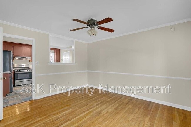 Building Photo - 350 Hughes Dr