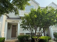 Building Photo - 1722 Middlebury Dr