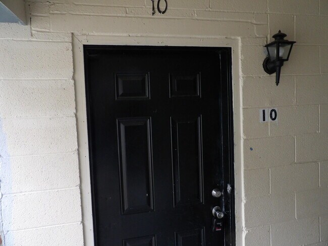 Building Photo - 720 Woodland Ave