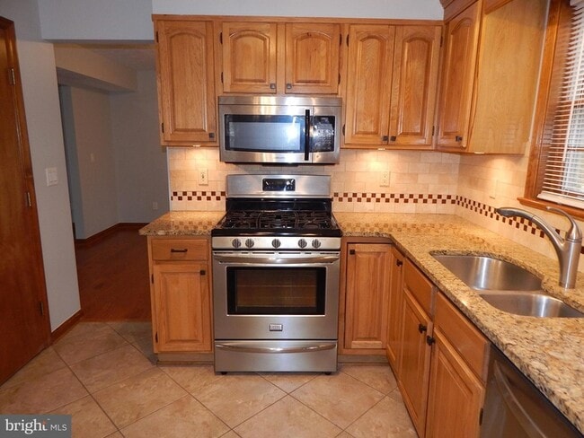 Building Photo - 43974 White Cedar Ln