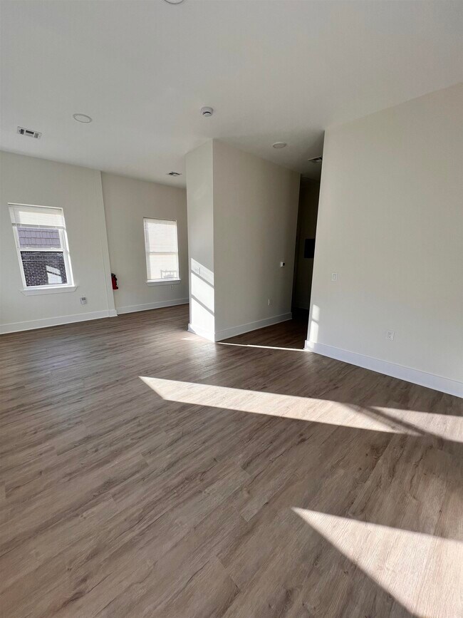 Building Photo - 70 69th St