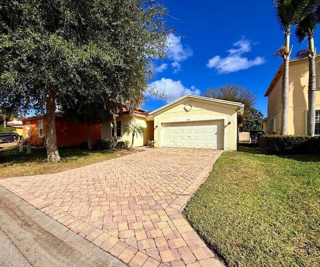 Building Photo - 888 Quartz Terrace