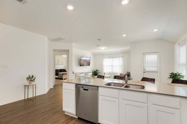 Building Photo - 21317 Wilmiller Ln