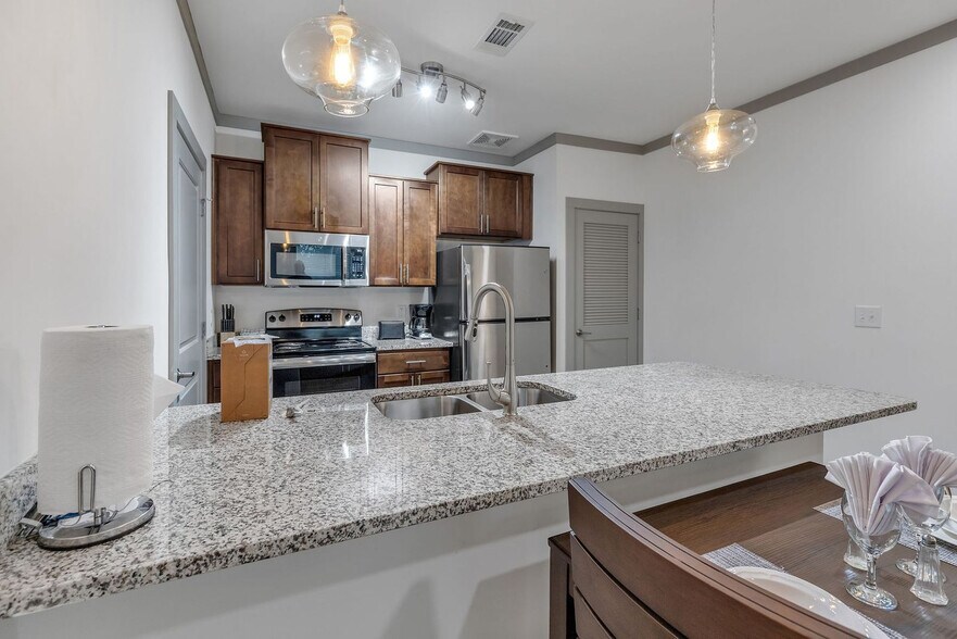 Building Photo - 11614 Vista Terrace Way-SI FL3-ID1612952P