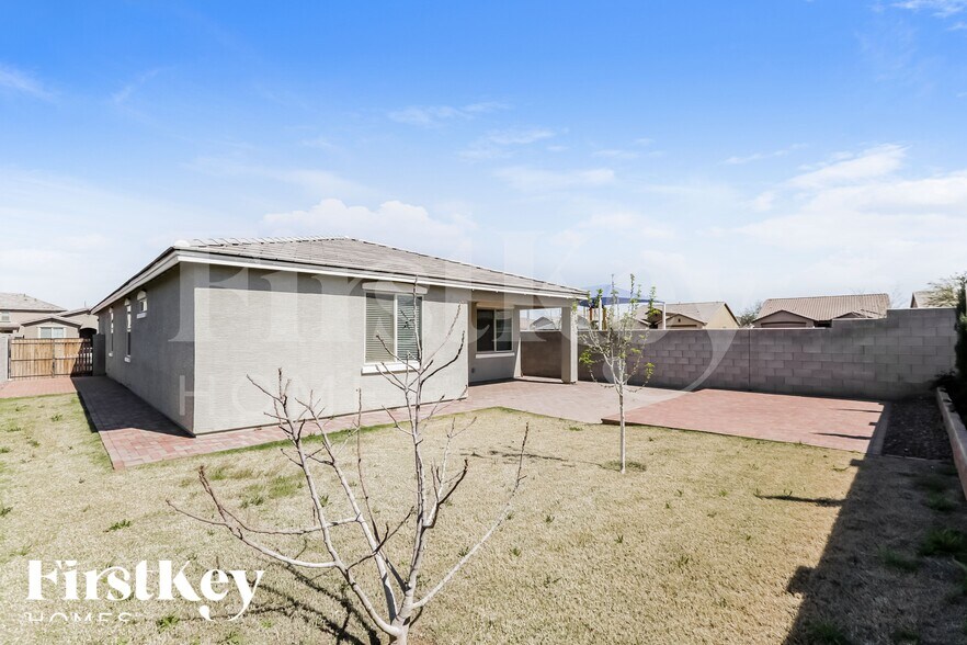 Building Photo - 2027 Kenton Way