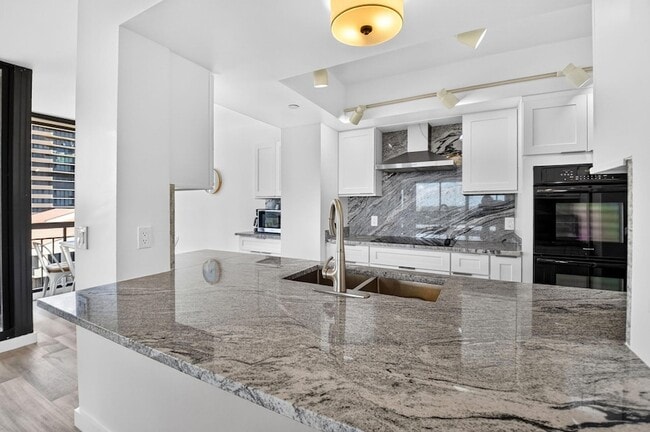 Building Photo - 4000 N Ocean Dr