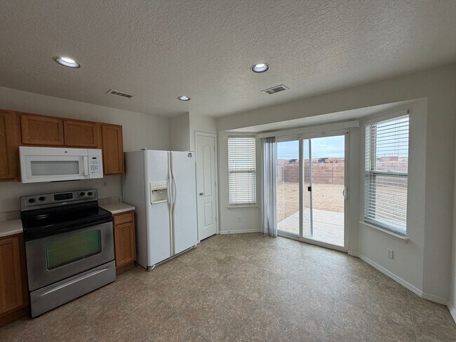 Building Photo - 3 Bedroom Single Story Home Available Near 98th St & Dennis Chavez Blvd SW!