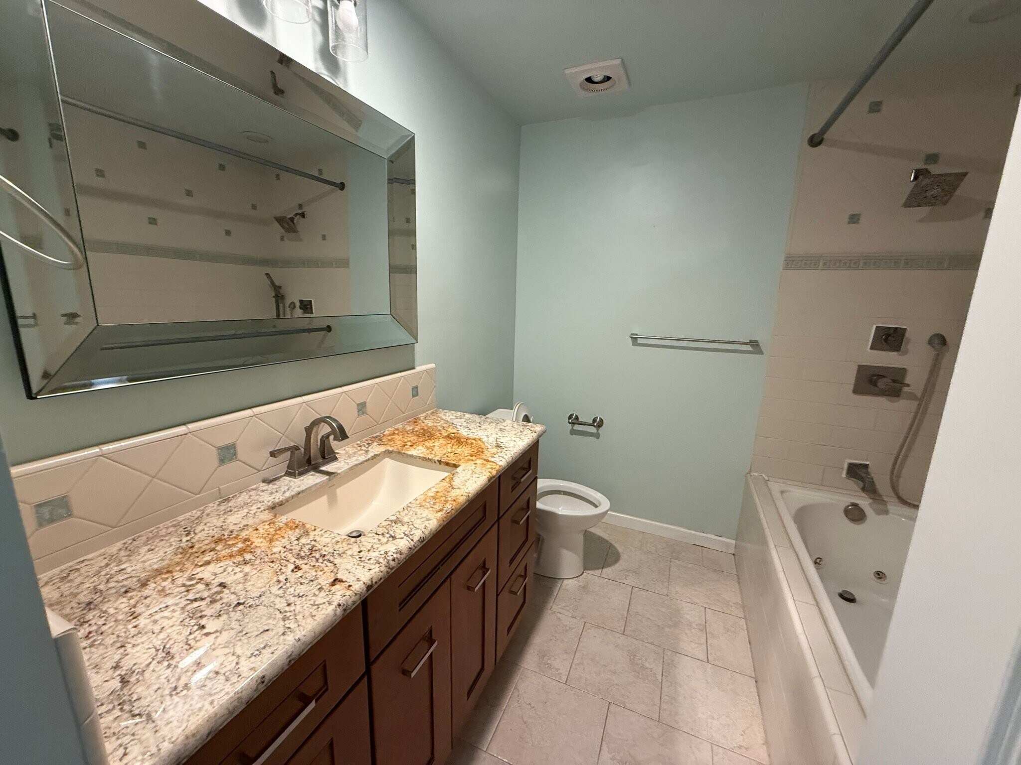Building Photo - 2063 Village Ln