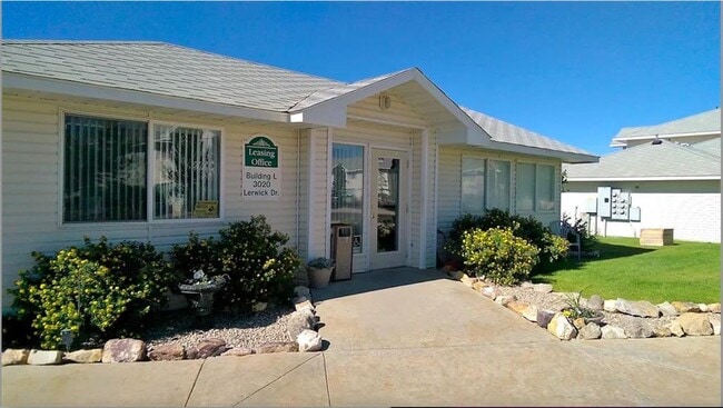Building Photo - 3020 Lerwick Dr