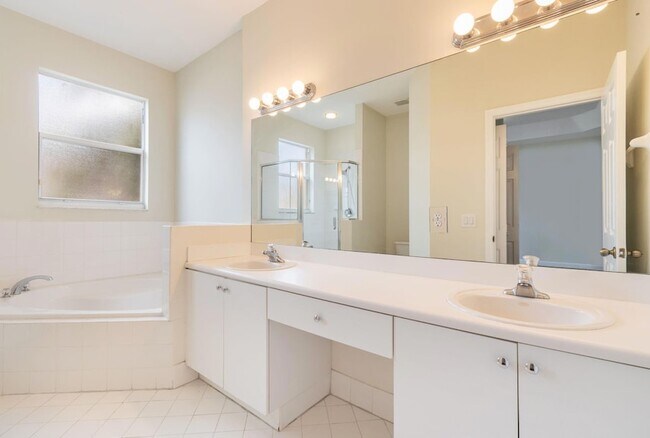Building Photo - 12863 SW 134th Terrace