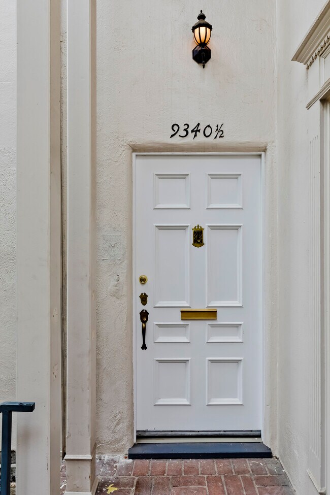 Building Photo - 9336 W Olympic Blvd