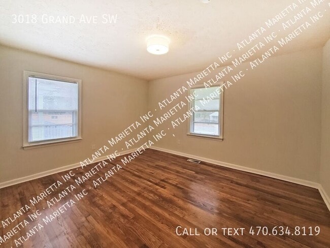 Building Photo - 3018 Grand Ave SW