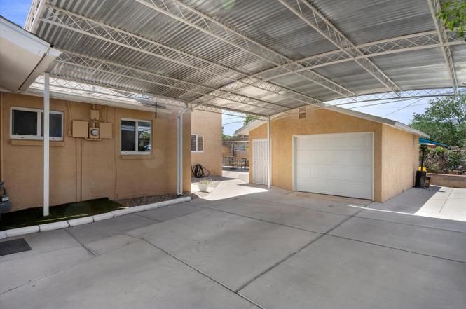 Building Photo - 1512 Spence Ave SE