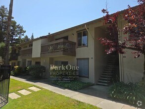 Building Photo - Super cool 2 bedroom condo with great loca...