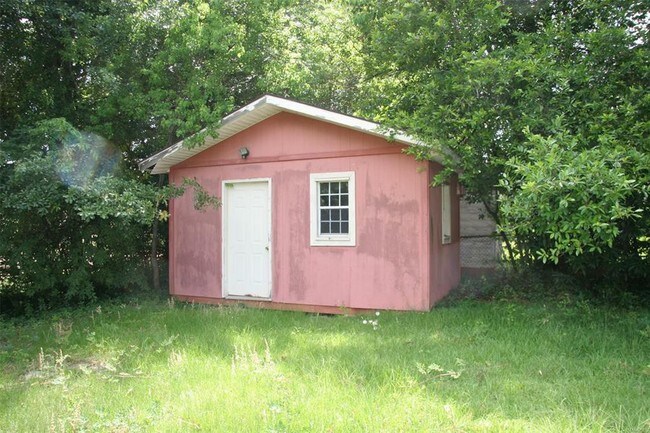 Building Photo - 2726 Windsor Ave