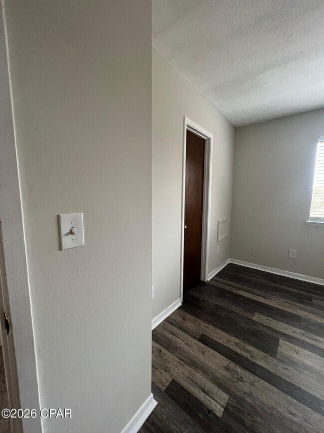 Building Photo - 2931 Ormond Ave