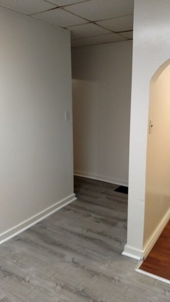 Building Photo - 121 College St