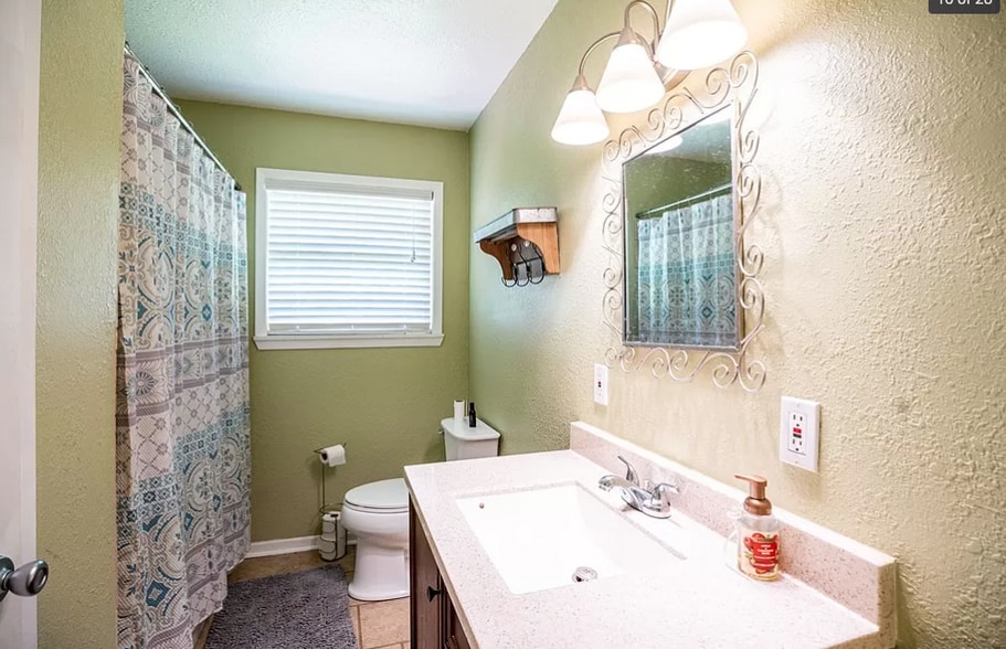 Building Photo - 1409 Diana St