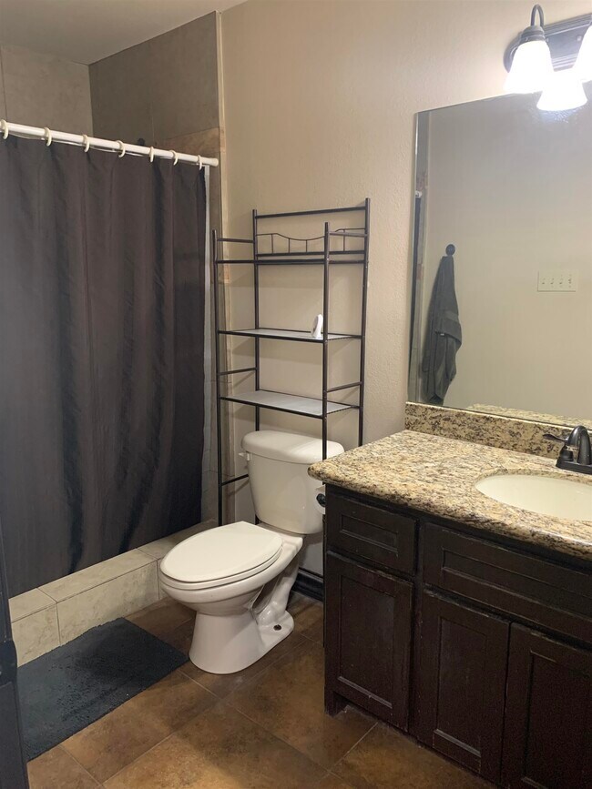 Building Photo - 3129 Rosco Dr