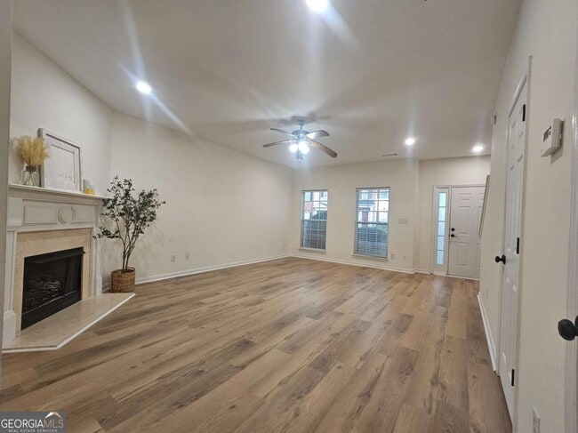 Building Photo - 619 Kenridge Way