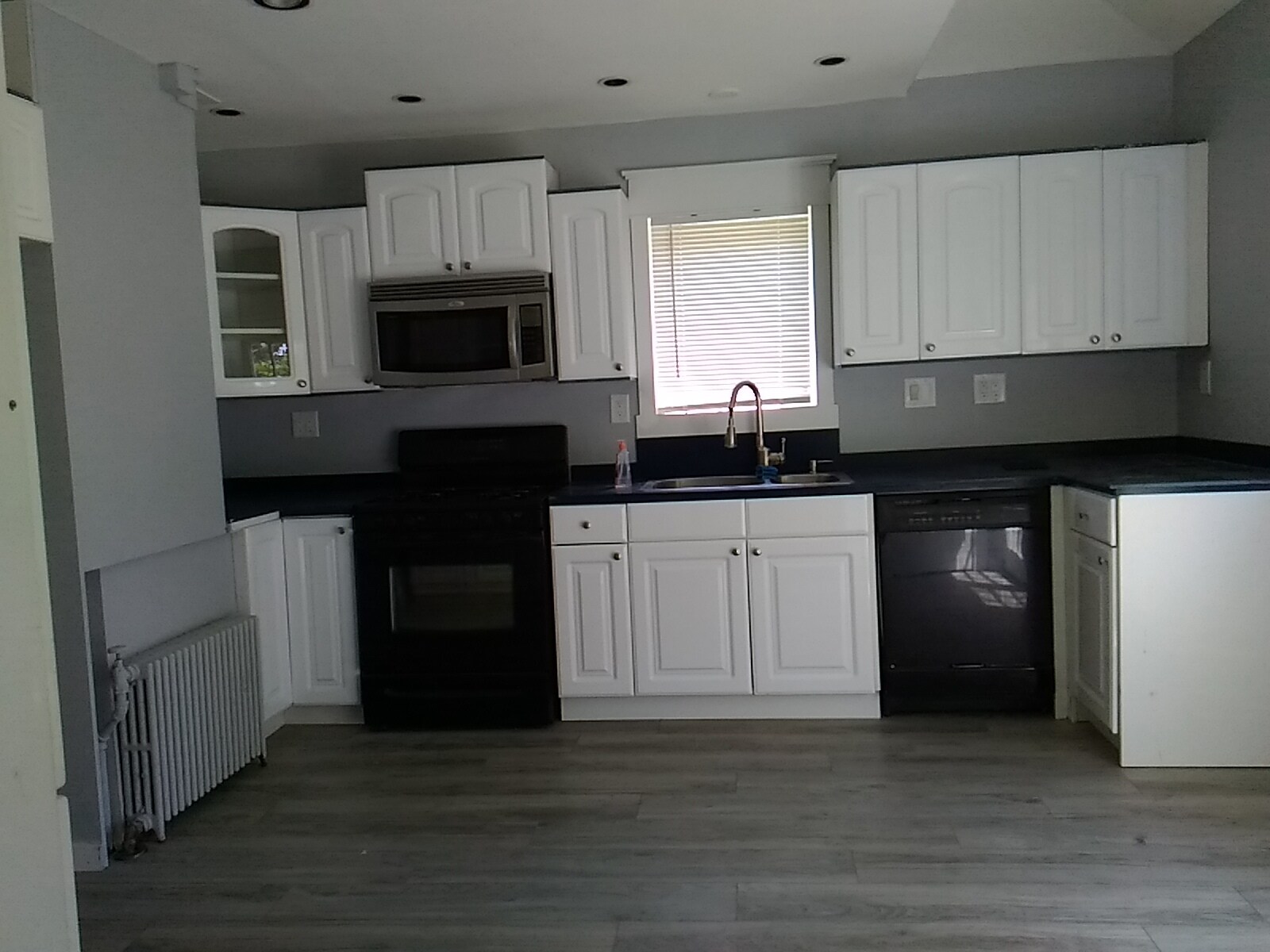 Building Photo - 12 Orchard St