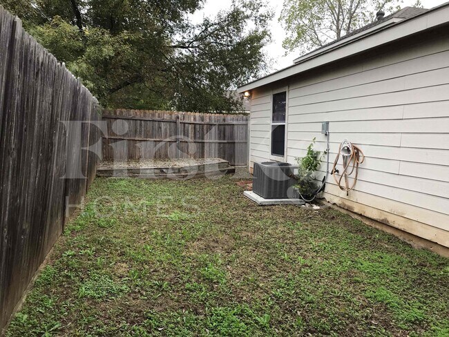 Building Photo - 10640 Towerwood Dr