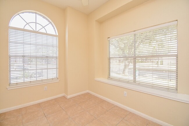 Building Photo - 6422 Alisa Ln