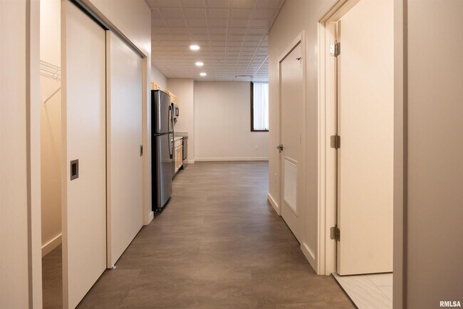 Building Photo - 509 9th St