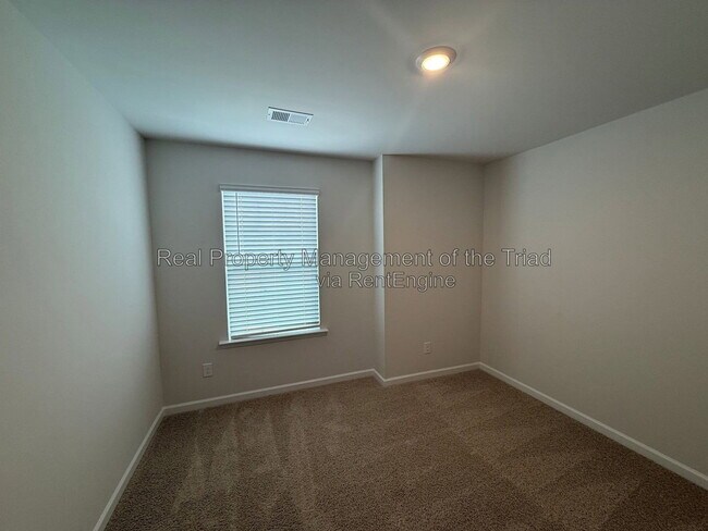 Building Photo - 1106 Broholmer Ln